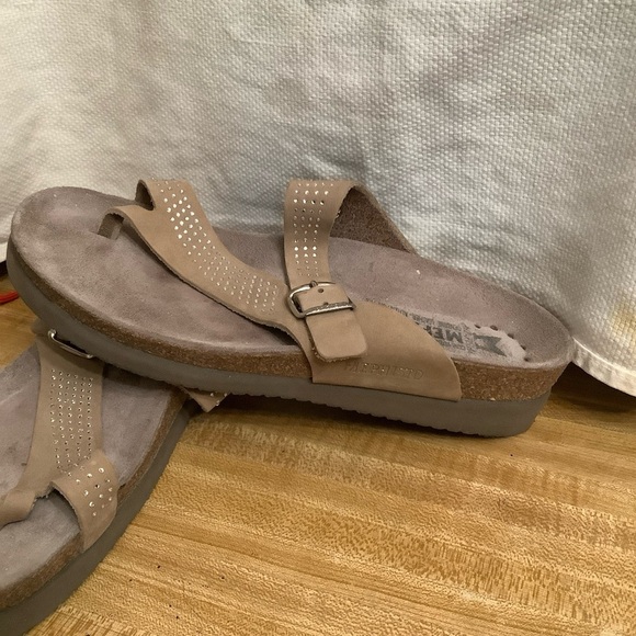 MEPHISTO Helena Spark Rhinestone Crystal Thong Beige Sandal Womens Sz US 9 EU 39 - Picture 12 of 15